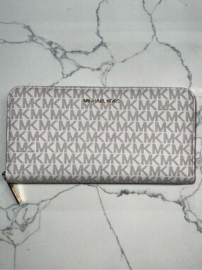 Michael Kors MK Logo Zip Wallet